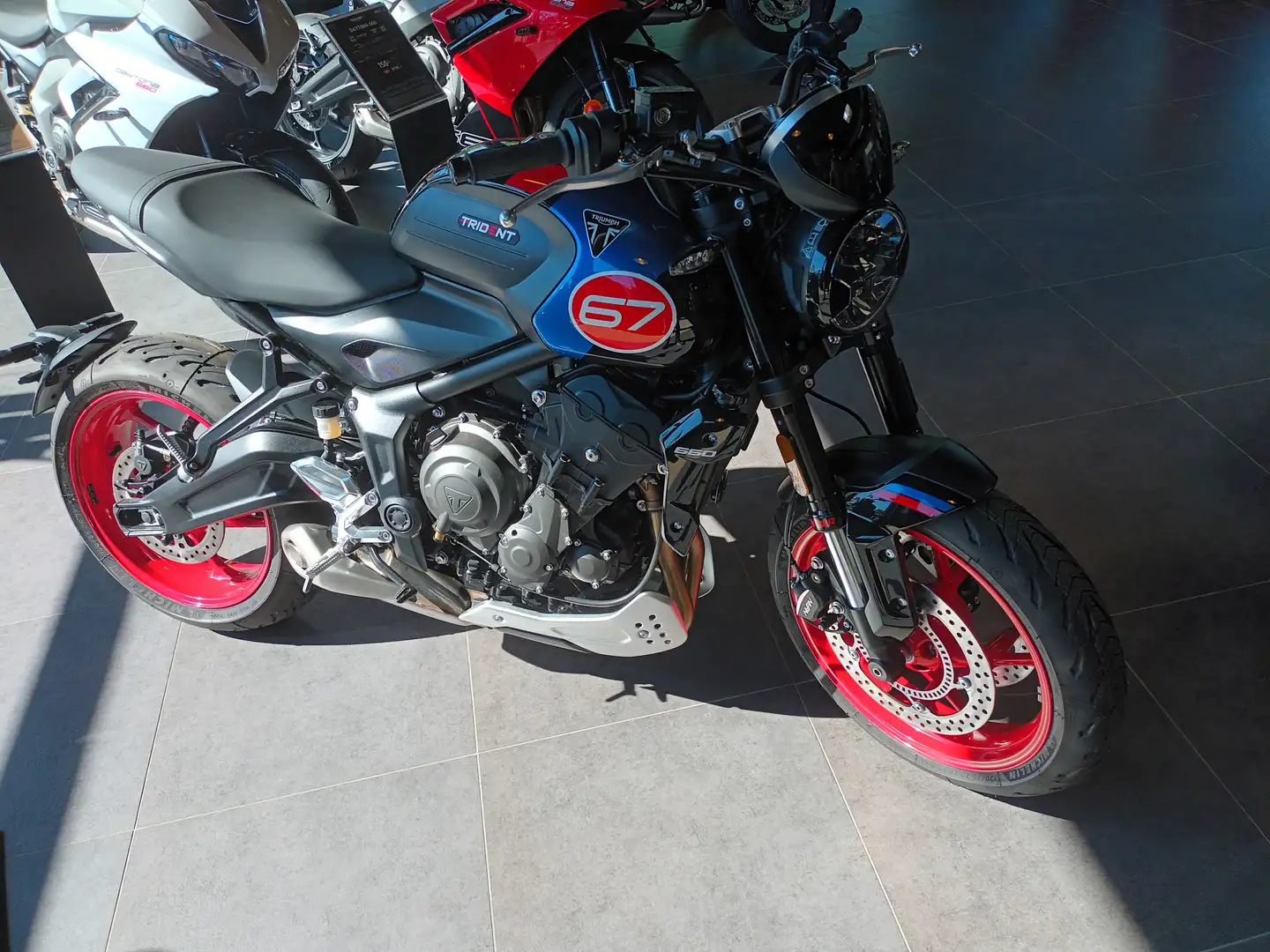 Triumph Trident 660 - 2