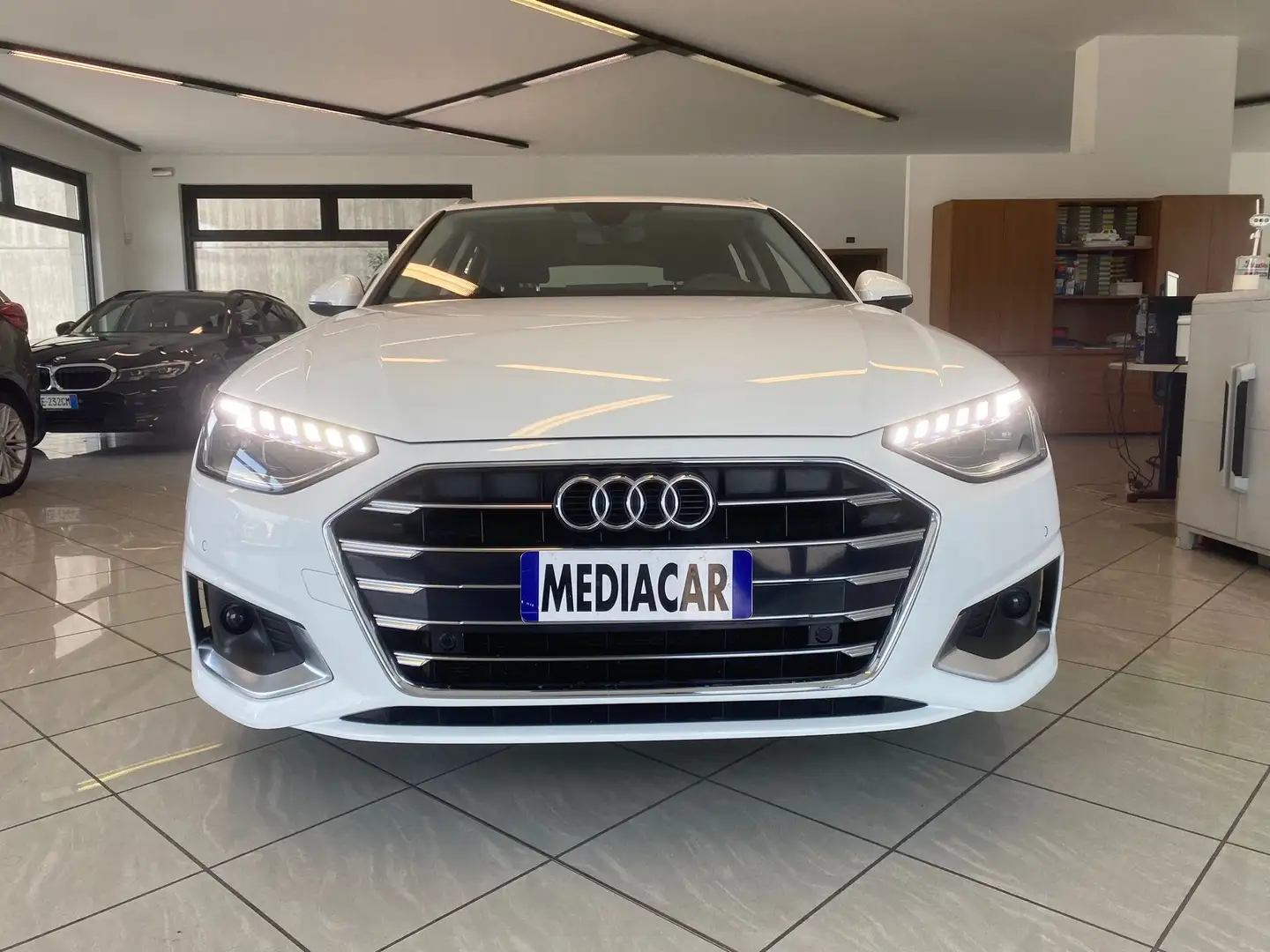 Audi A4 Avant 35 2.0 tdi mhev Business 163cv s-tronic Blanco - 2