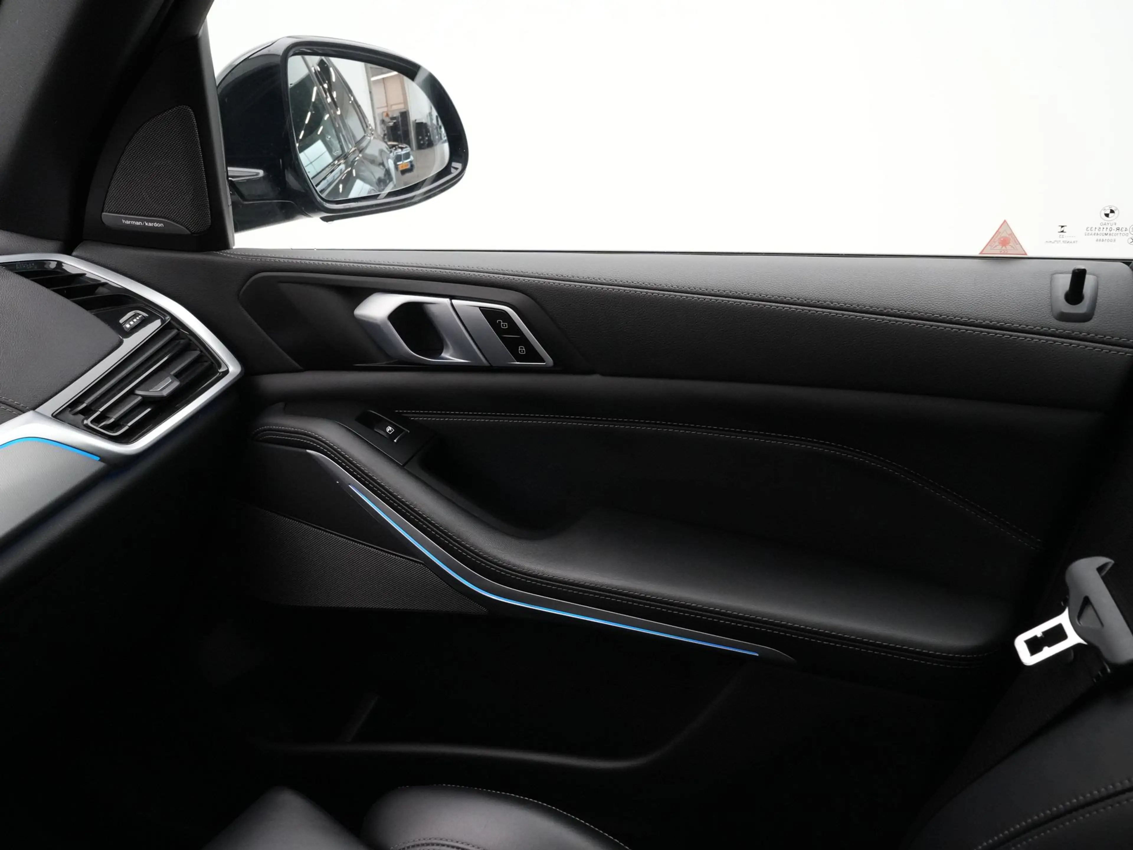 BMW X5 xDrive45e High Executive SoH 95% — photo 13