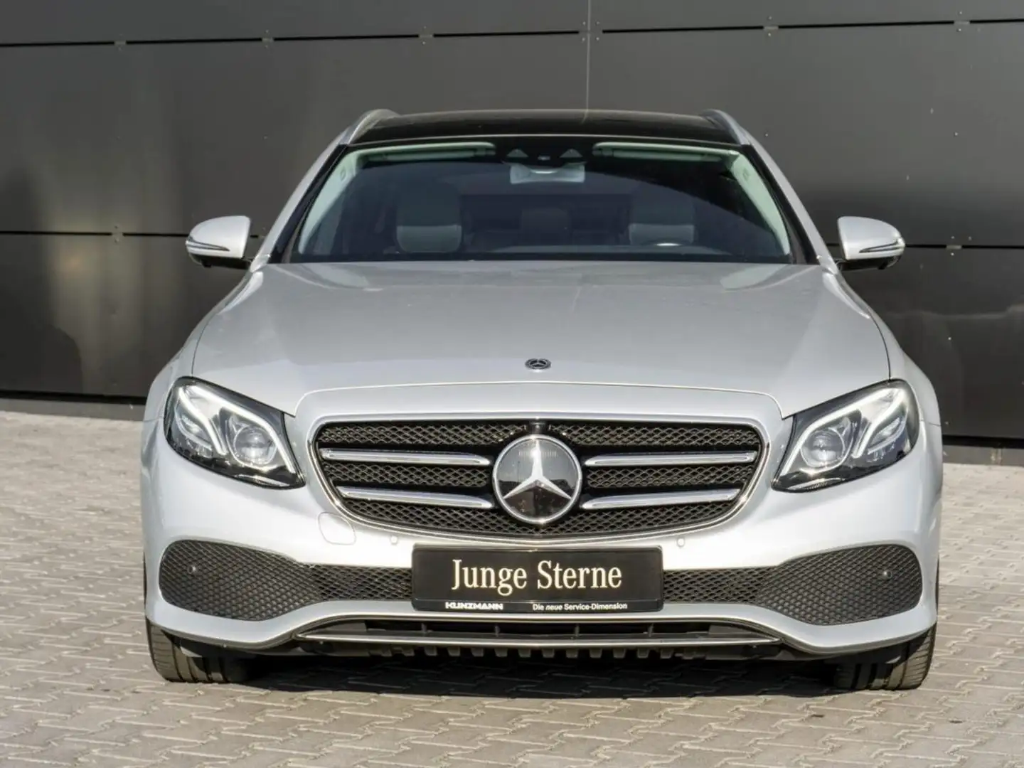 Mercedes-Benz E 300 de T Avantgarde Panorama AHK Distronic 360° Silber - 2