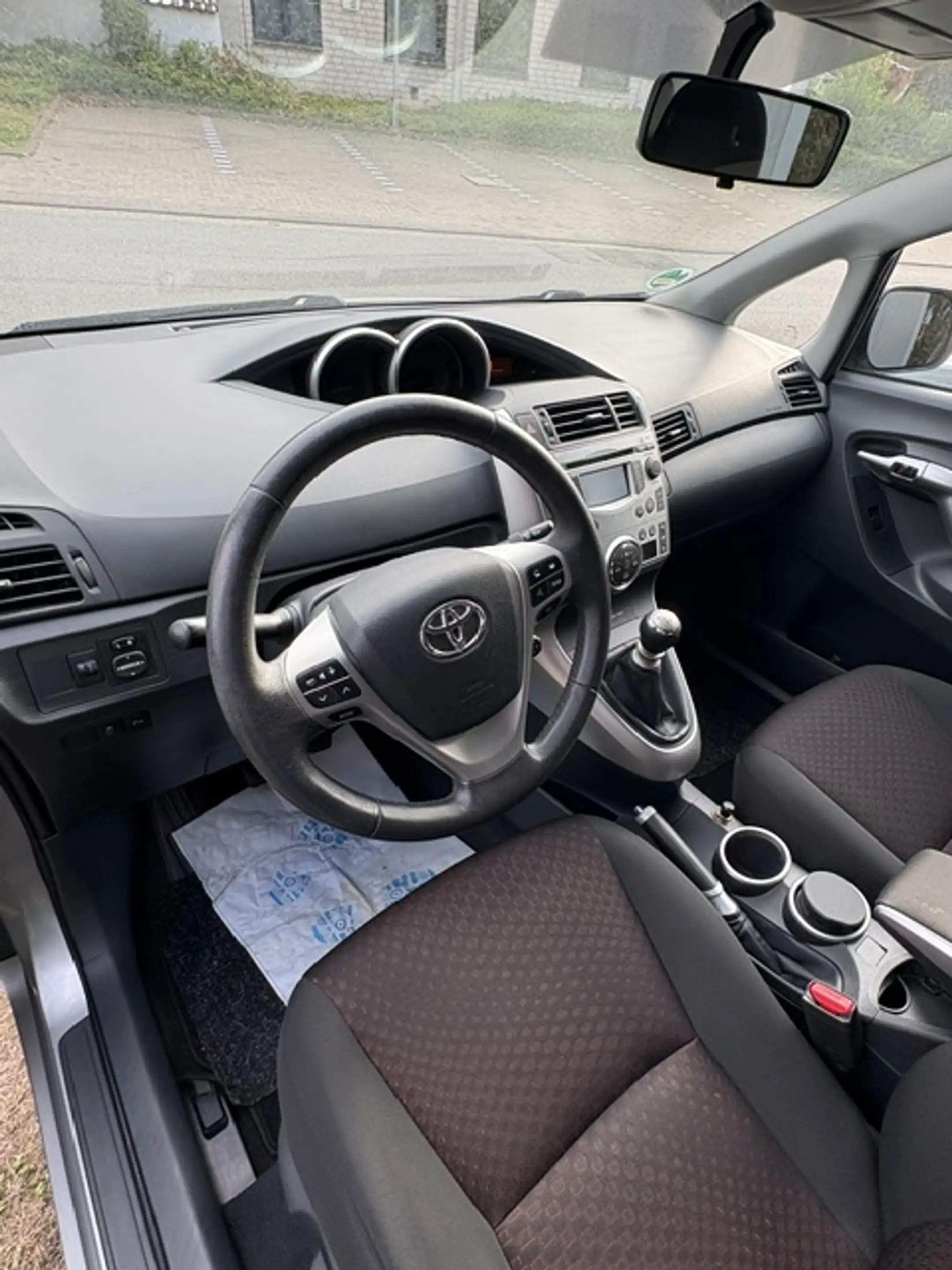 Toyota Verso Verso 1.8 Life — photo 7