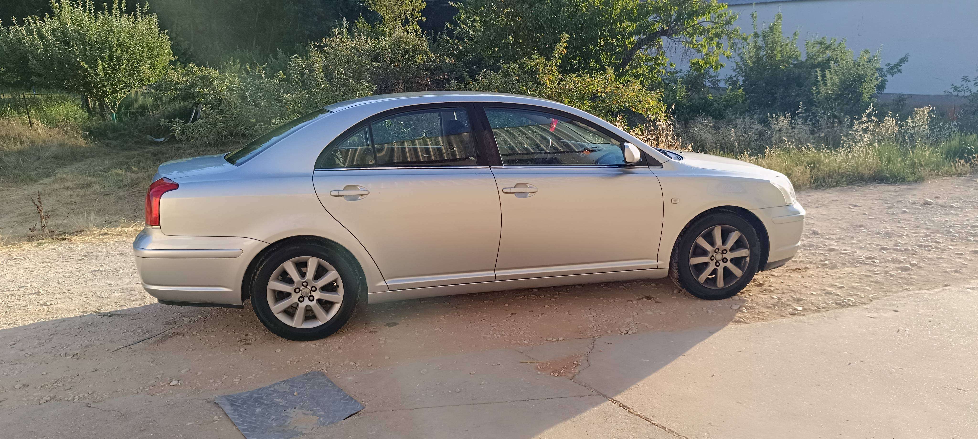 Toyota Avensis Avensis 1.8 VVT-i Sol Sol - foto 1