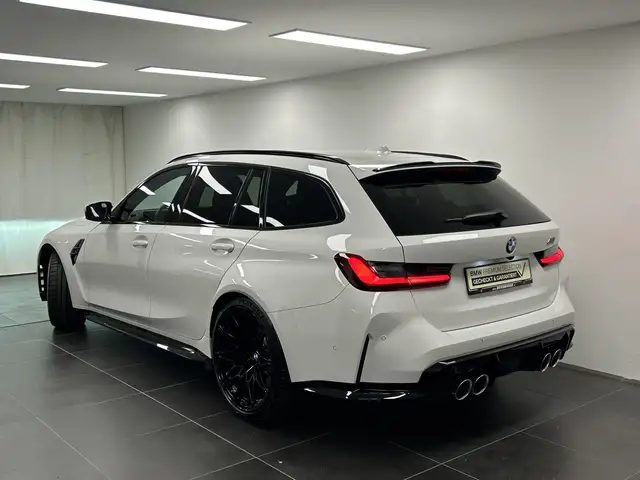 BMW M3 view 3