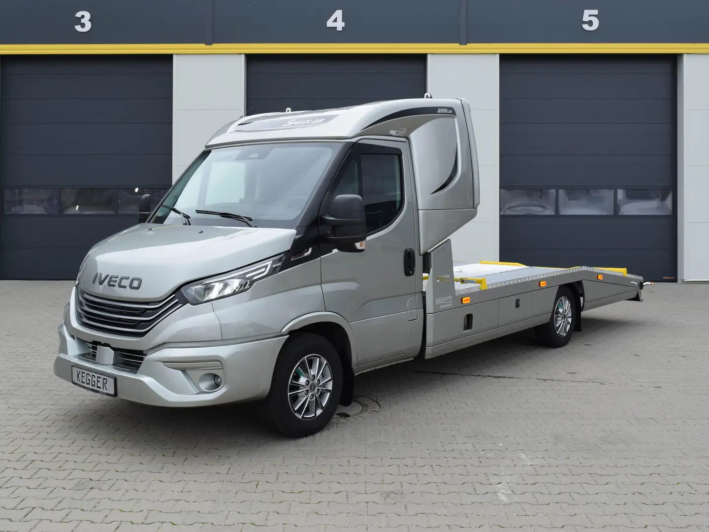Iveco Daily 35S21HA8 SOFORT Luftfahrwerk/Schlafkabine Grau - 1