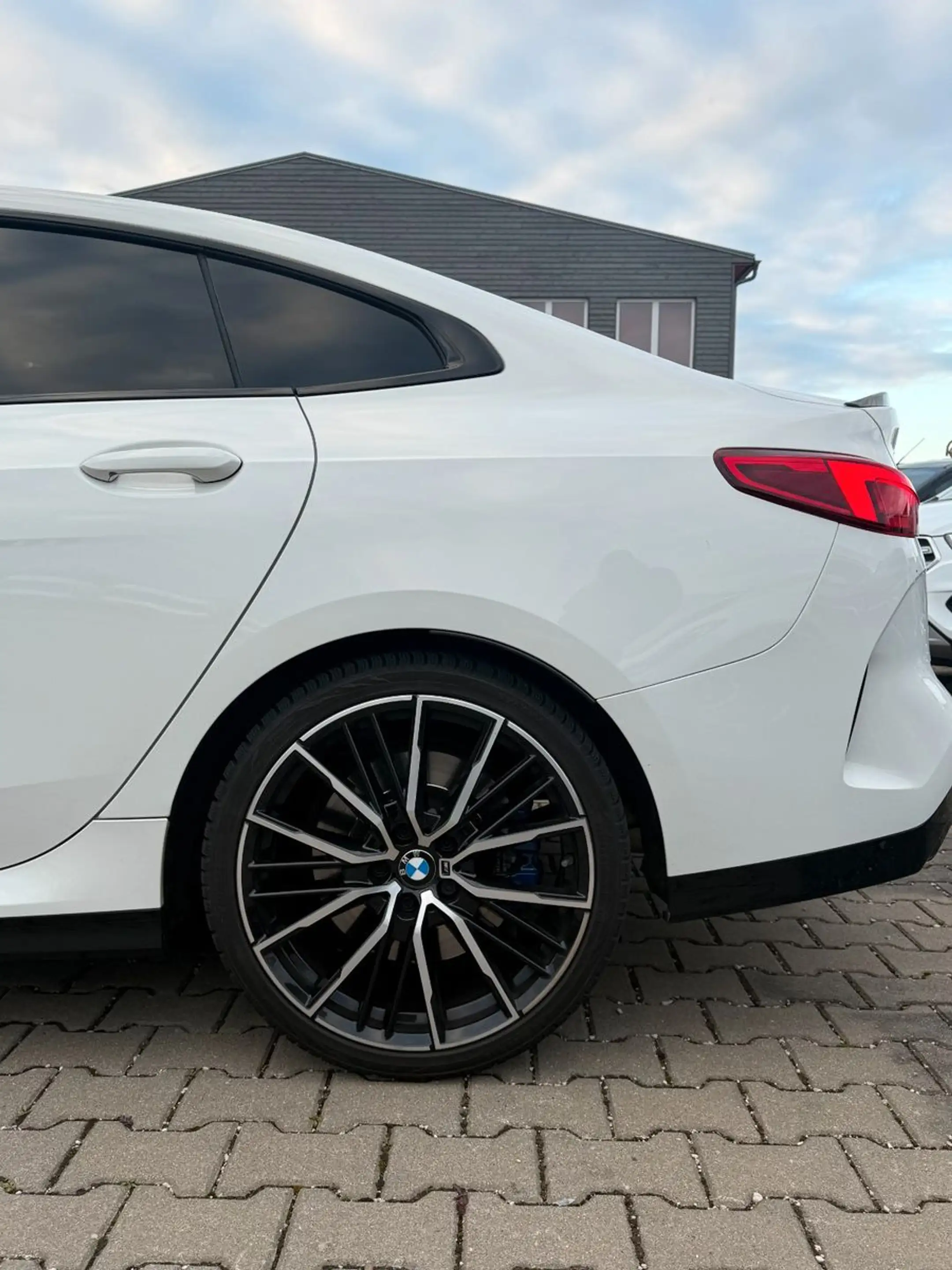 BMW 235 i xDrive Gran Coupe *PANO*BCM*SHZ*GRA*MFL* — photo 8
