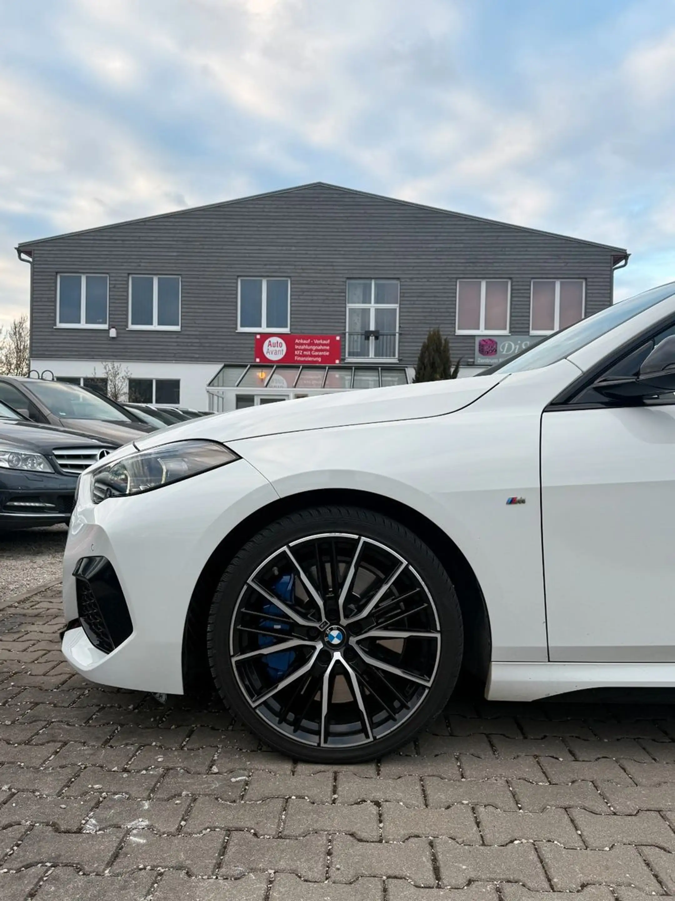 BMW 235 i xDrive Gran Coupe *PANO*BCM*SHZ*GRA*MFL* — photo 7