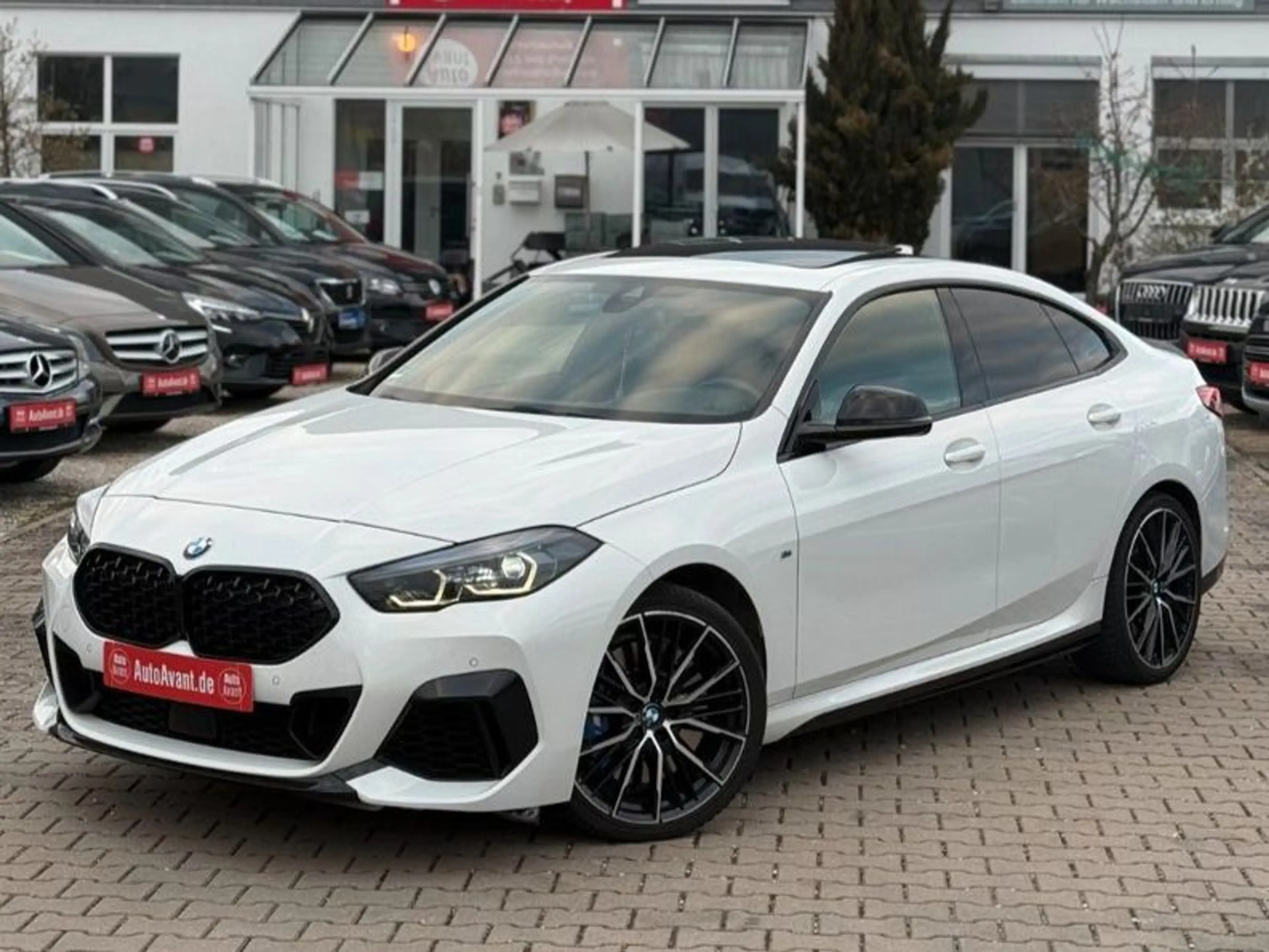 BMW 235 i xDrive Gran Coupe *PANO*BCM*SHZ*GRA*MFL* — photo 3