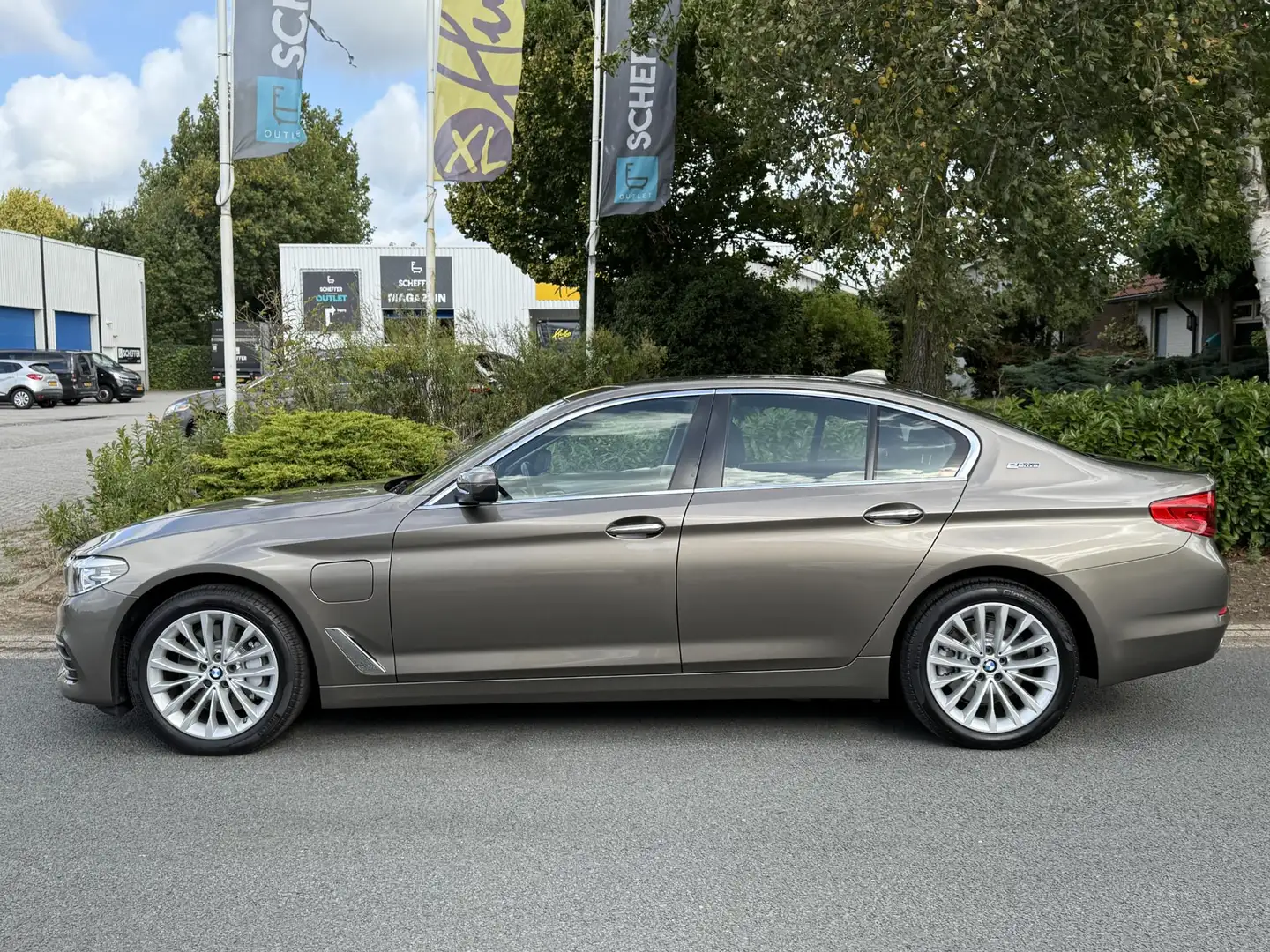 BMW 530 5-serie 530e Executive 252PK Navi•Trekhaak Gris - 2