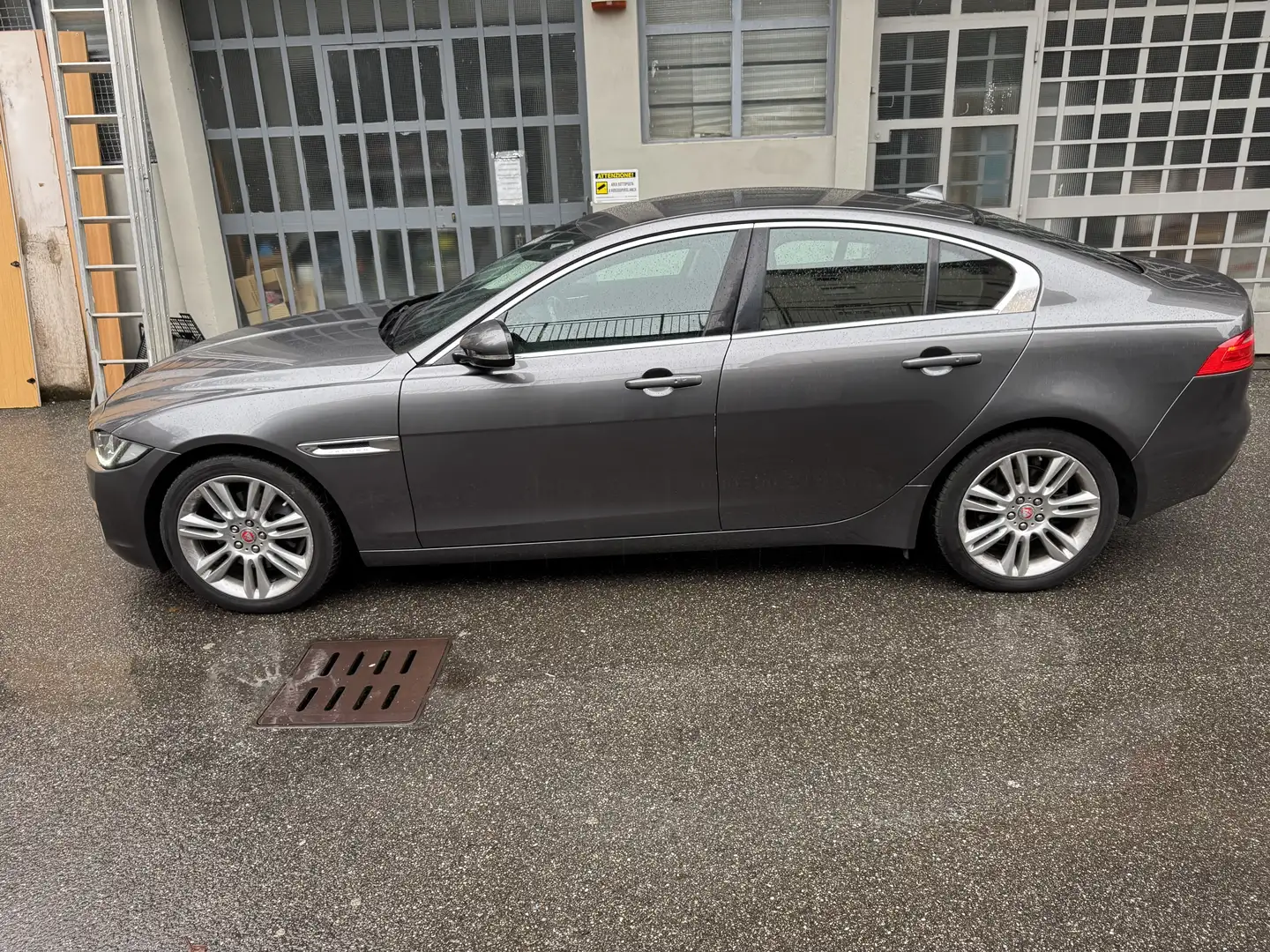Jaguar XE 2.0d Prestige Business edition 180cv auto - 2
