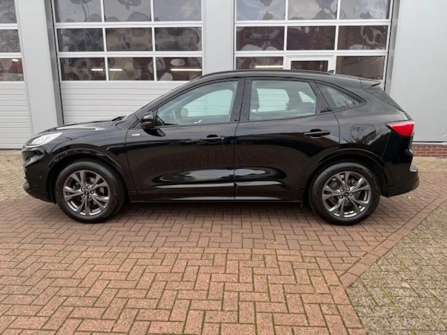 Ford Kuga ST-Line Schwarz - 2