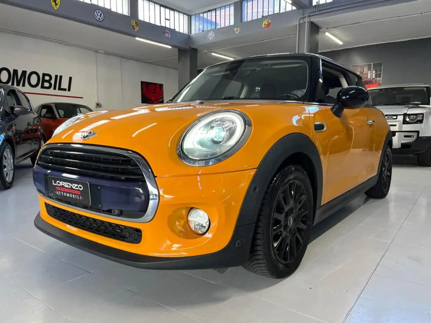 MINI One D Cooper Metropolitan 1.5 TURBO Orange - 1