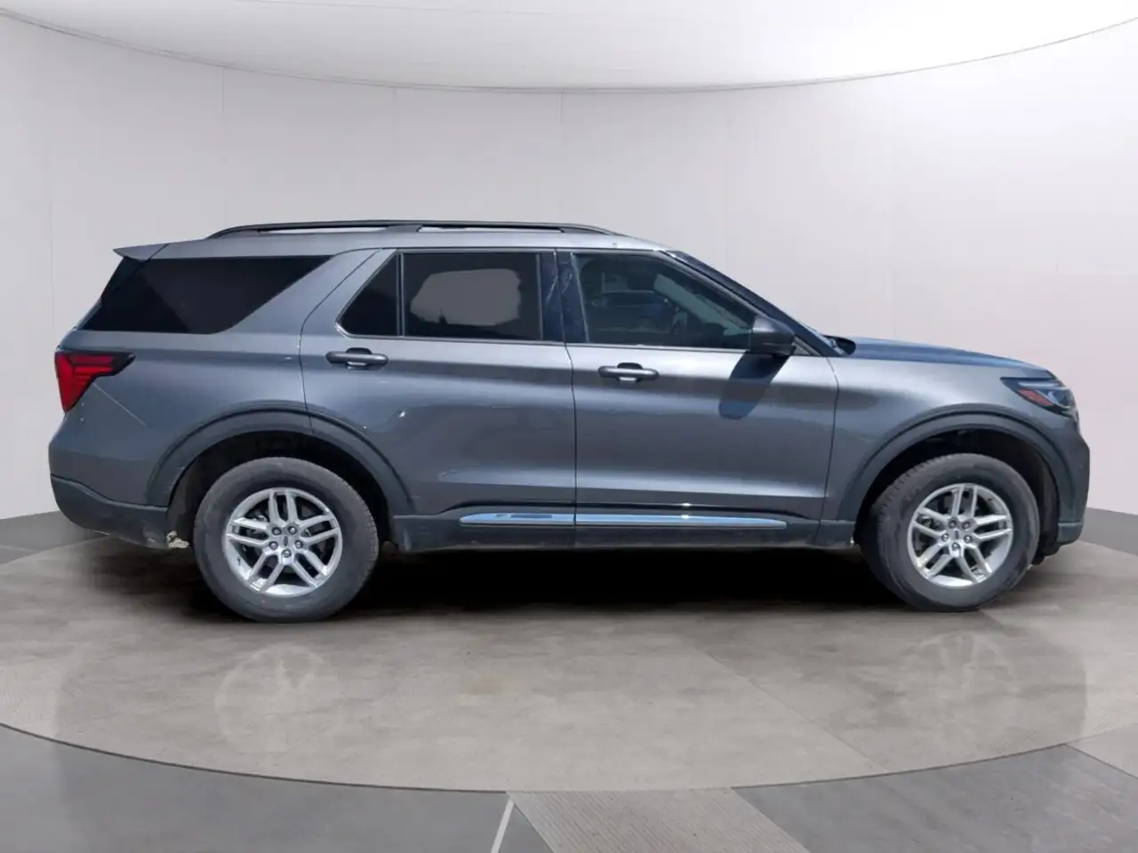 Ford Explorer снимка Ford Explorer