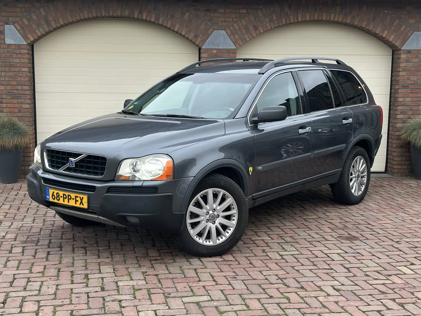 Volvo XC90 2.5 T AWD Exclusive Automaat 7 Pers. Clima Navi Szürke - 1