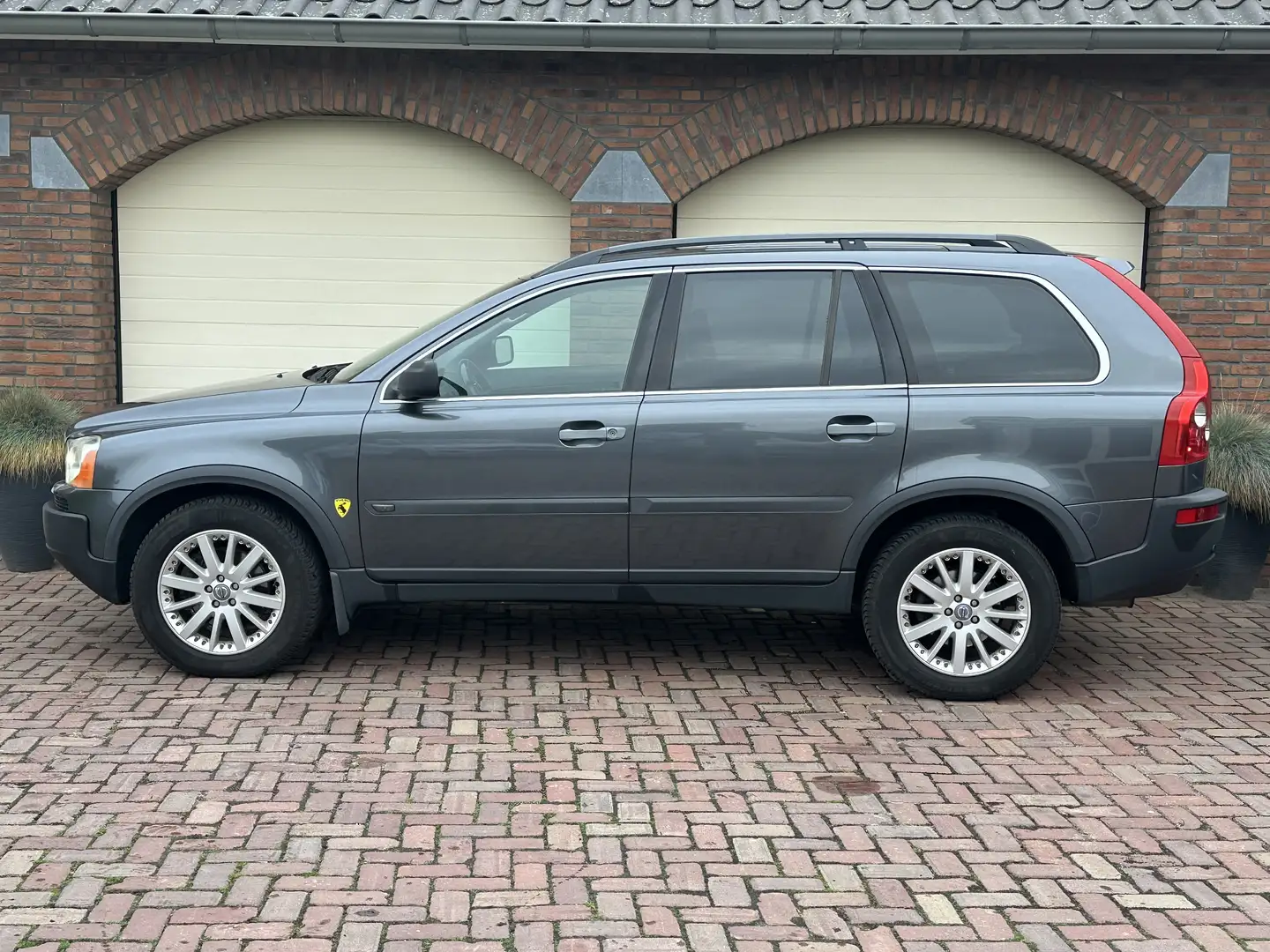 Volvo XC90 2.5 T AWD Exclusive Automaat 7 Pers. Clima Navi Szürke - 2