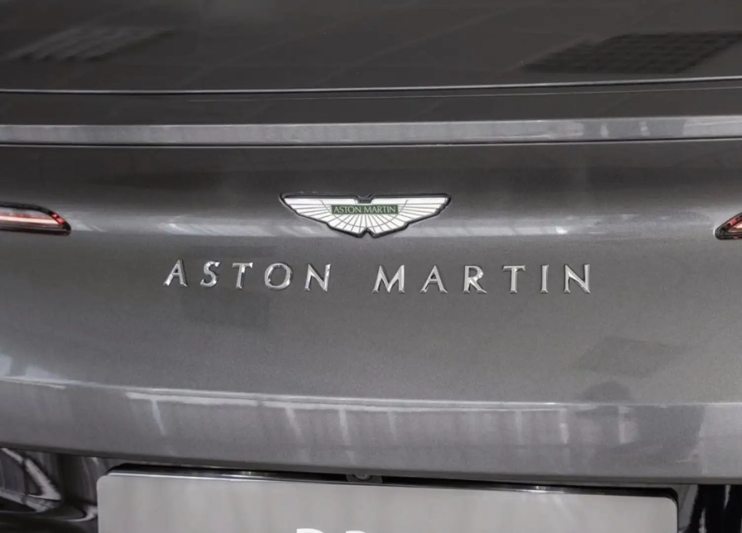 Aston Martin DB11 Volante 4.0 510 siva - 2