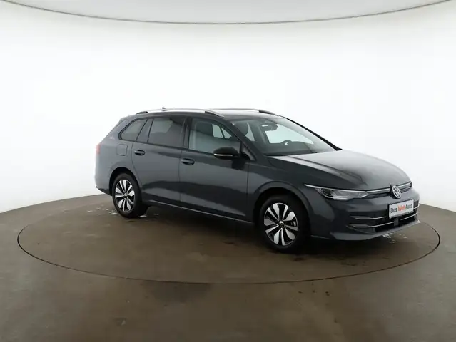 Volkswagen Golf view 2