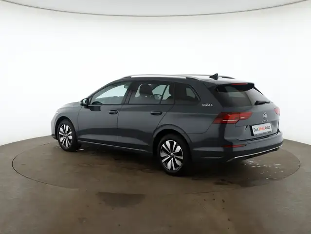 Volkswagen Golf view 5