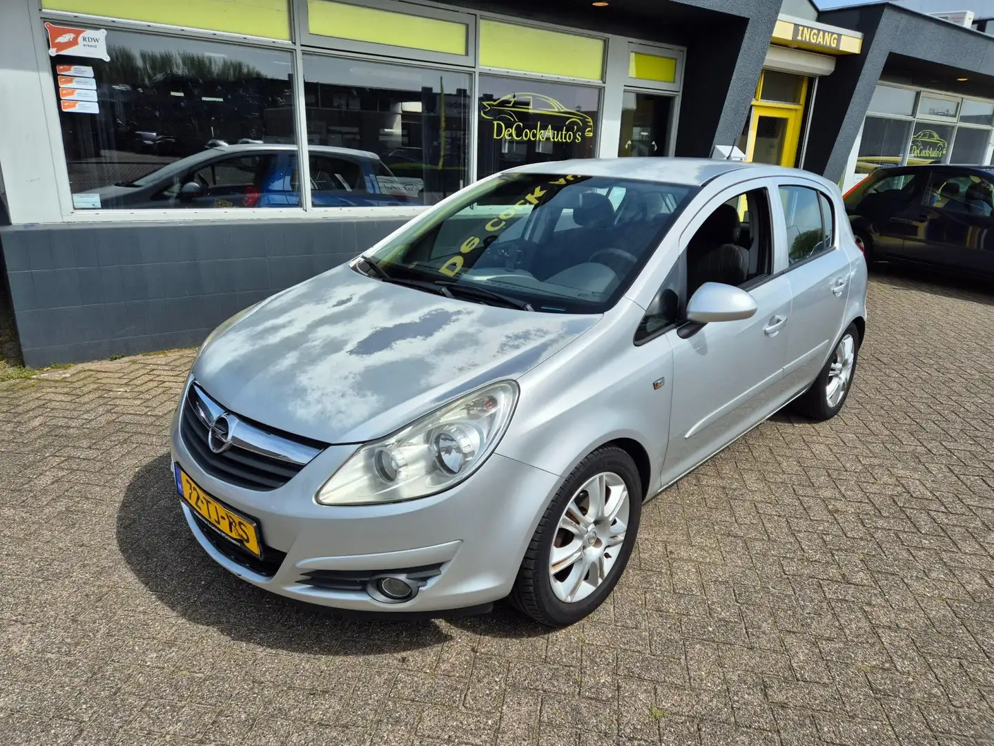 Opel Corsa 1.2-16V Business/5DEURS Grijs - 2