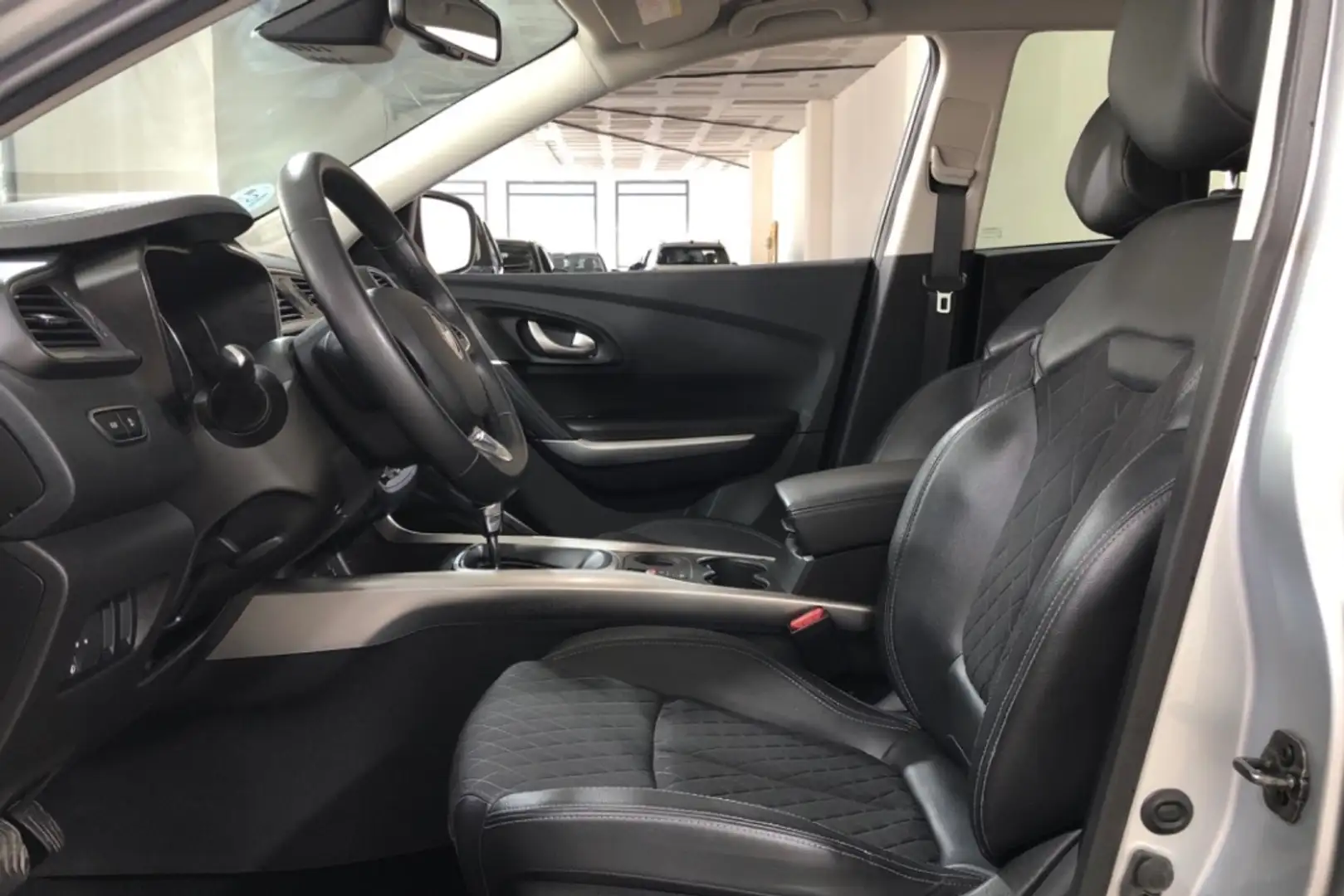 Renault Kadjar 1.5dCi Blue Techno EDC 85kW Plateado - 2