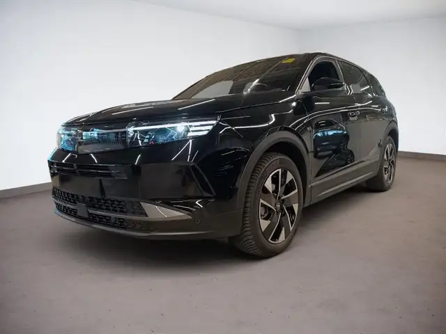 Opel Grandland view 3