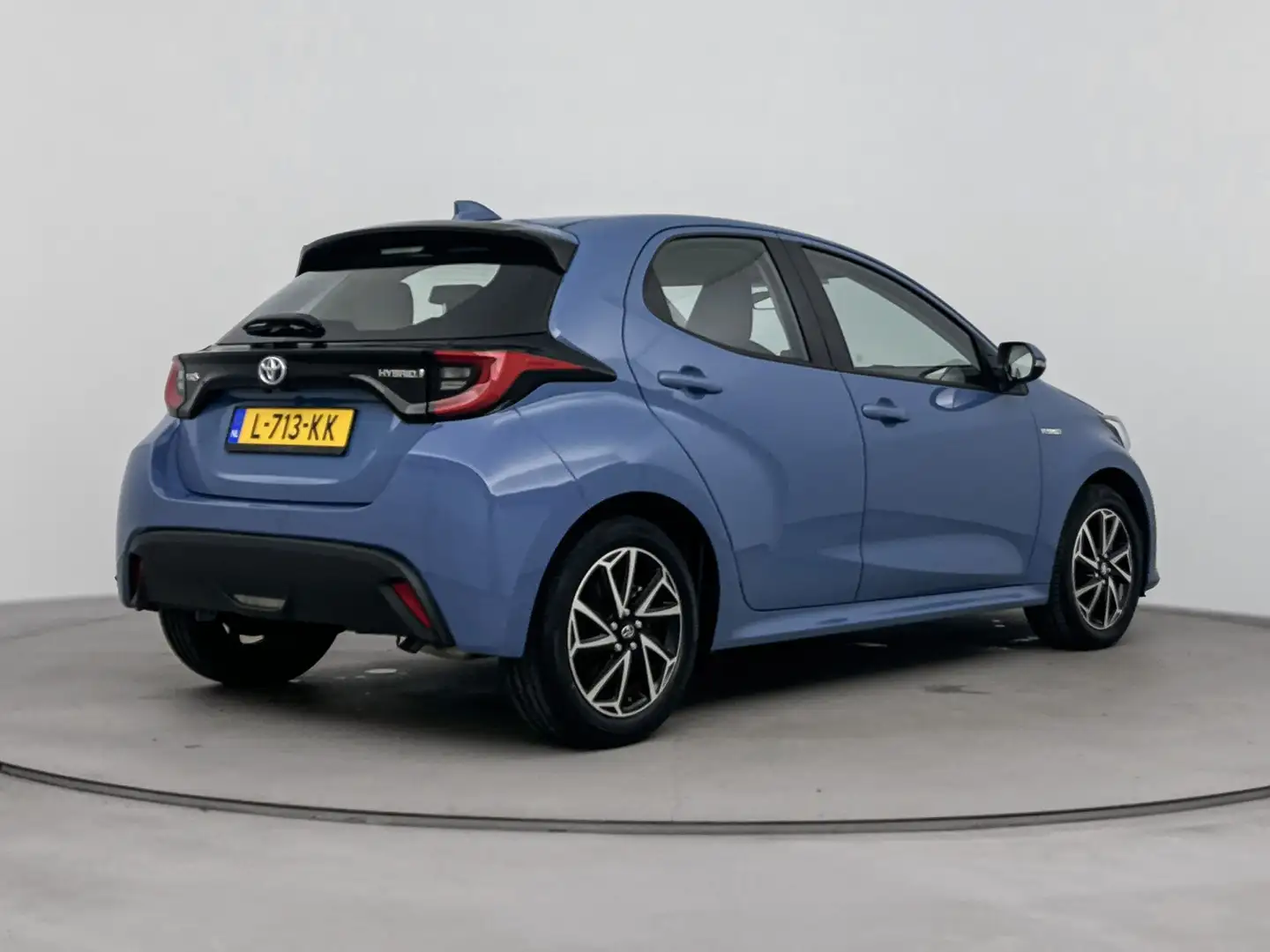 Toyota Yaris 1.5 Hybrid Dynamic Blauw - 2