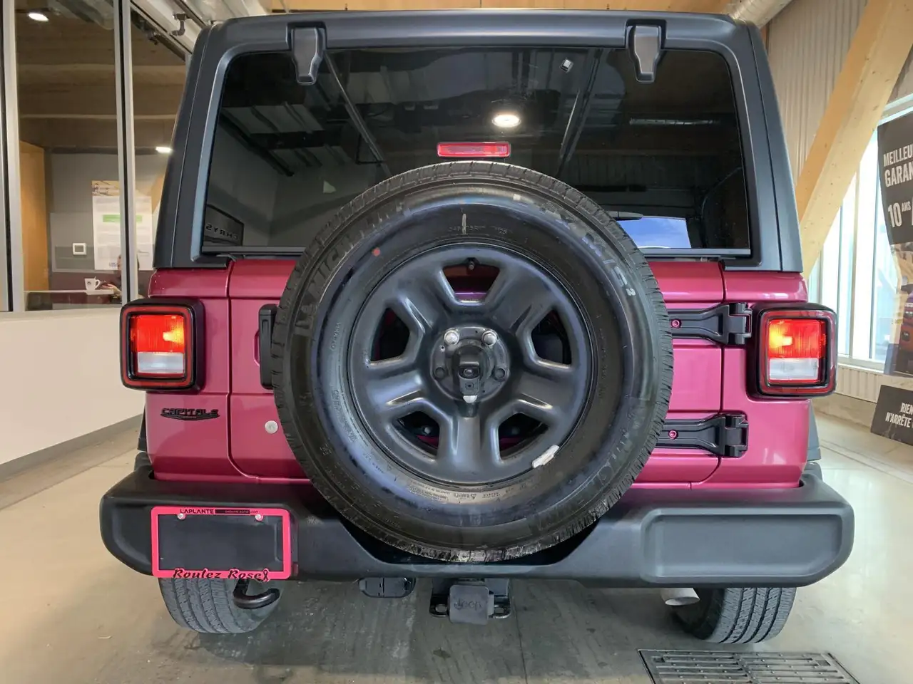 Jeep Wrangler снимка Jeep Wrangler