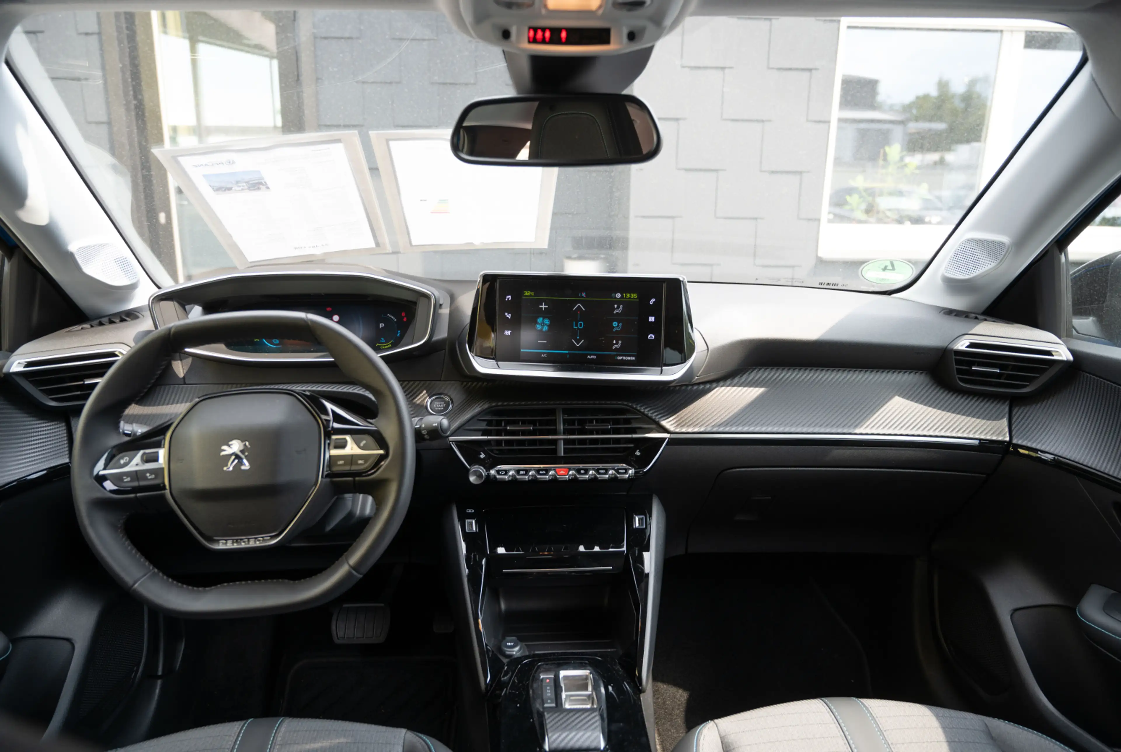 Peugeot 208 Allure Pack Elektromotor 136 *MIRRORSCREEN*SHZ*WÄRMEPUMPE* — photo 6
