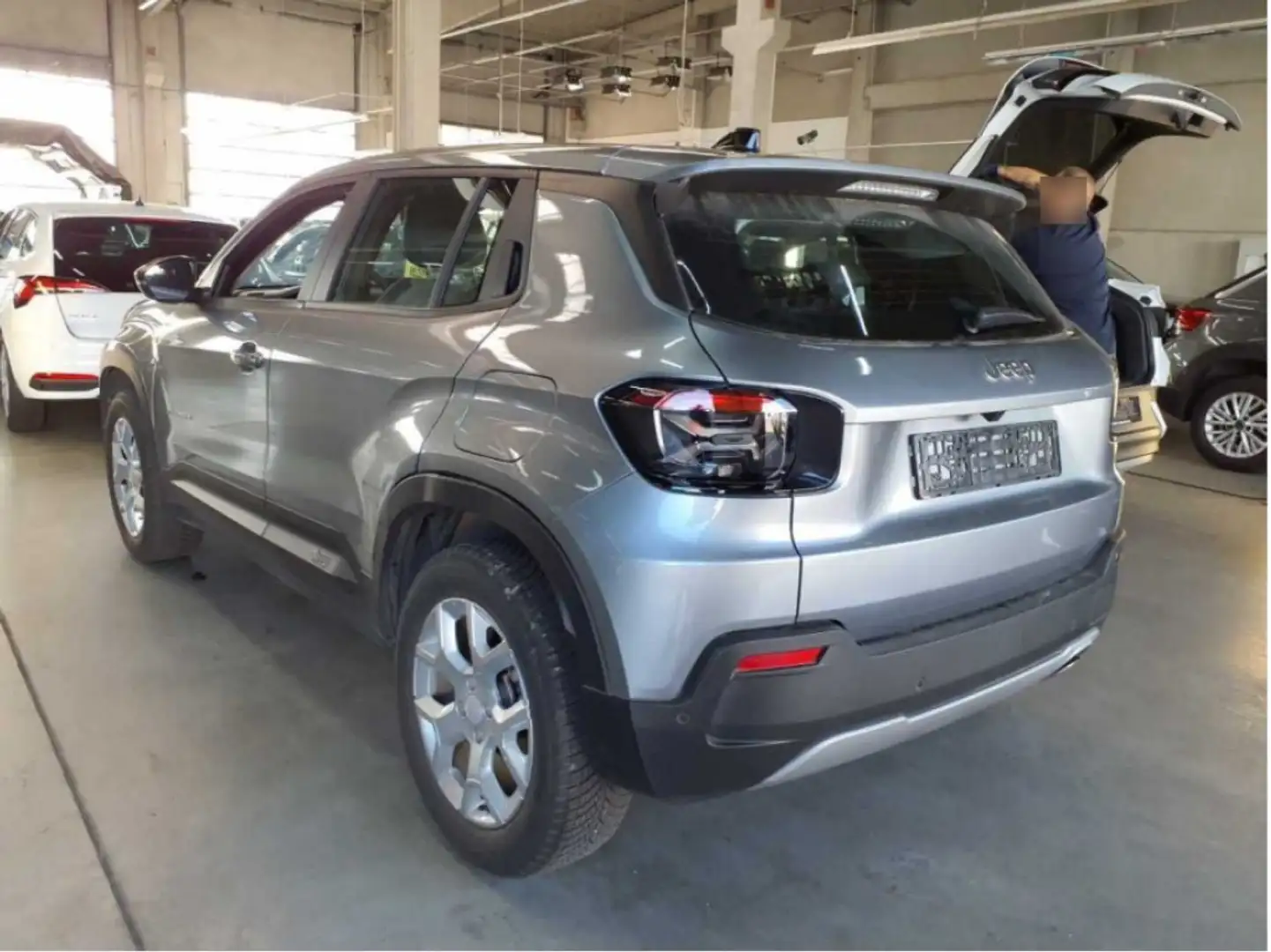 Jeep Avenger T-GDI*Altitude*Navi*Kamera*ACC*Shz*JBL Grau - 2