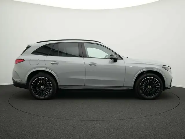 Mercedes-Benz GLC view 5