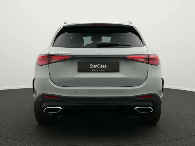 Mercedes-Benz GLC view 4