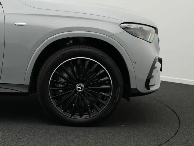 Mercedes-Benz GLC view 8