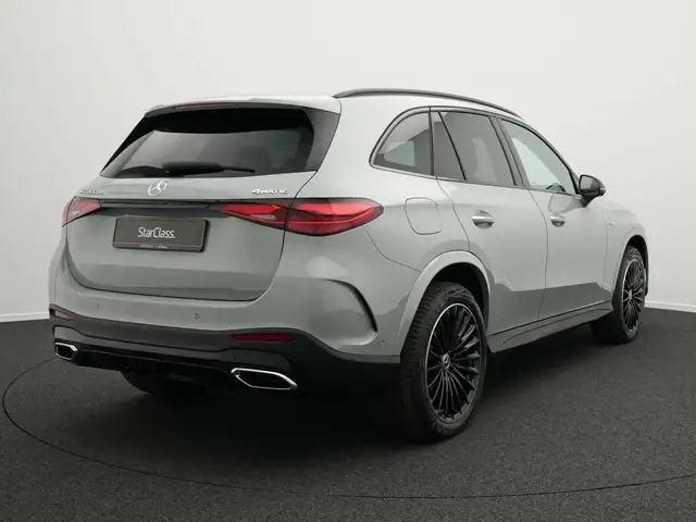 Mercedes-Benz GLC view 3