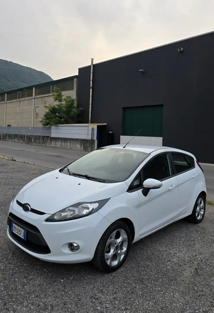 Ford Fiesta 5p 1.4 tdci Titanium c/esp - 1