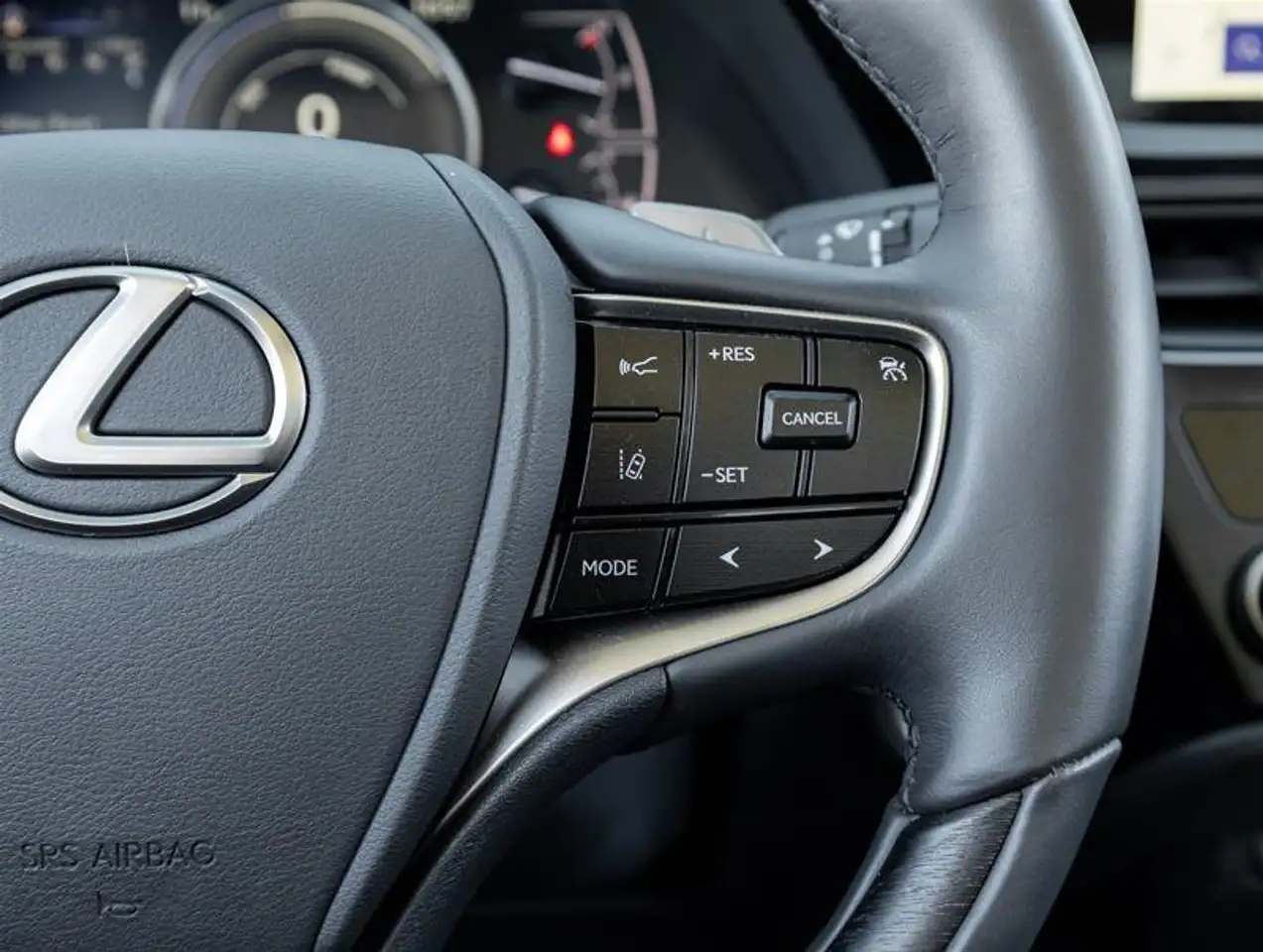 Lexus ES снимка Lexus ES