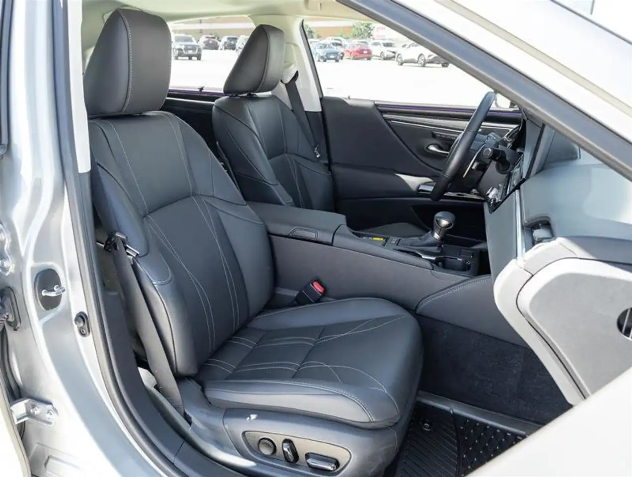 Lexus ES снимка Lexus ES