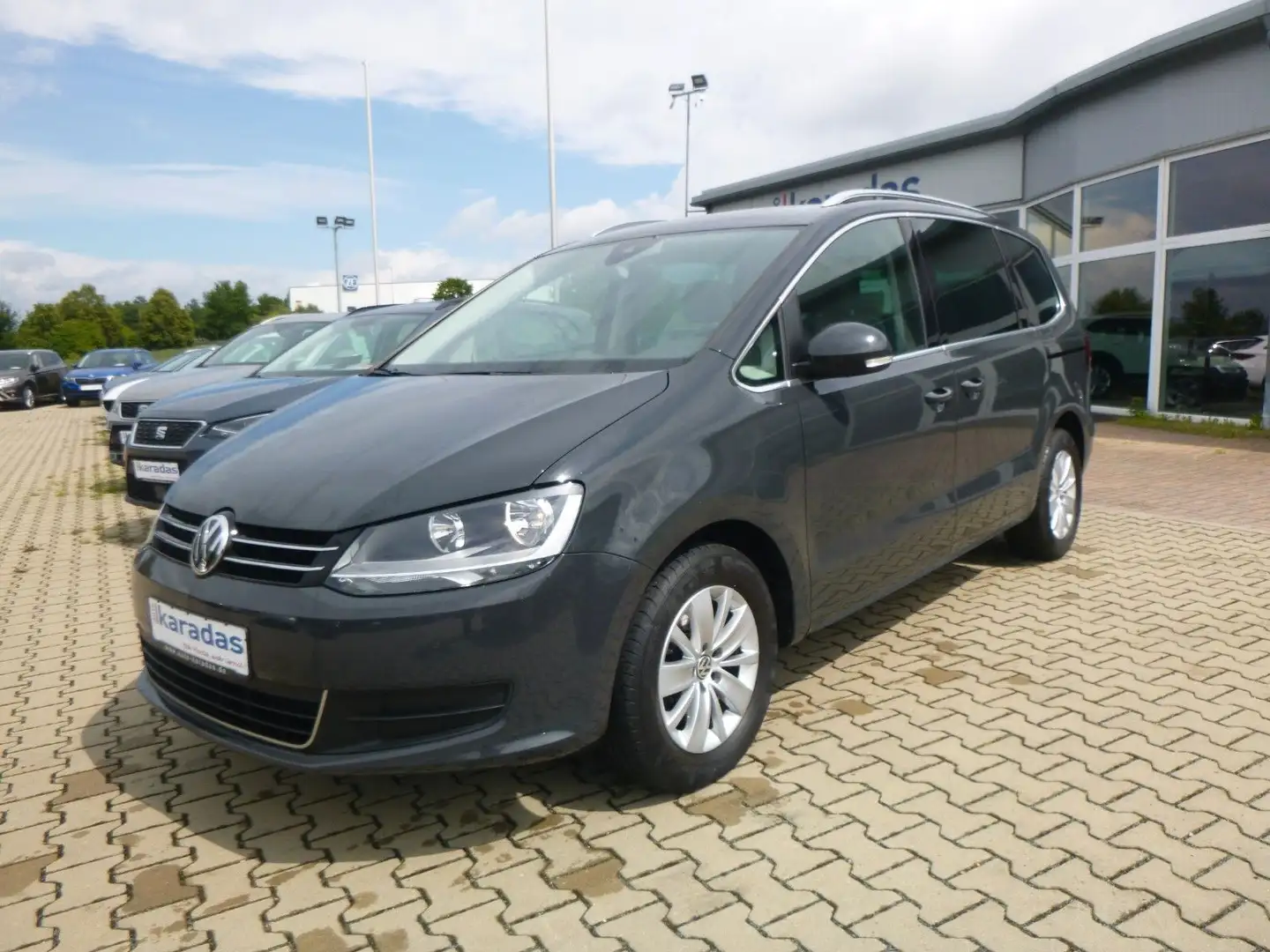 Volkswagen Sharan 2,0 TDI 7Sitze/NAV/PANO/SHZ/PDC/ACC Gris - 1