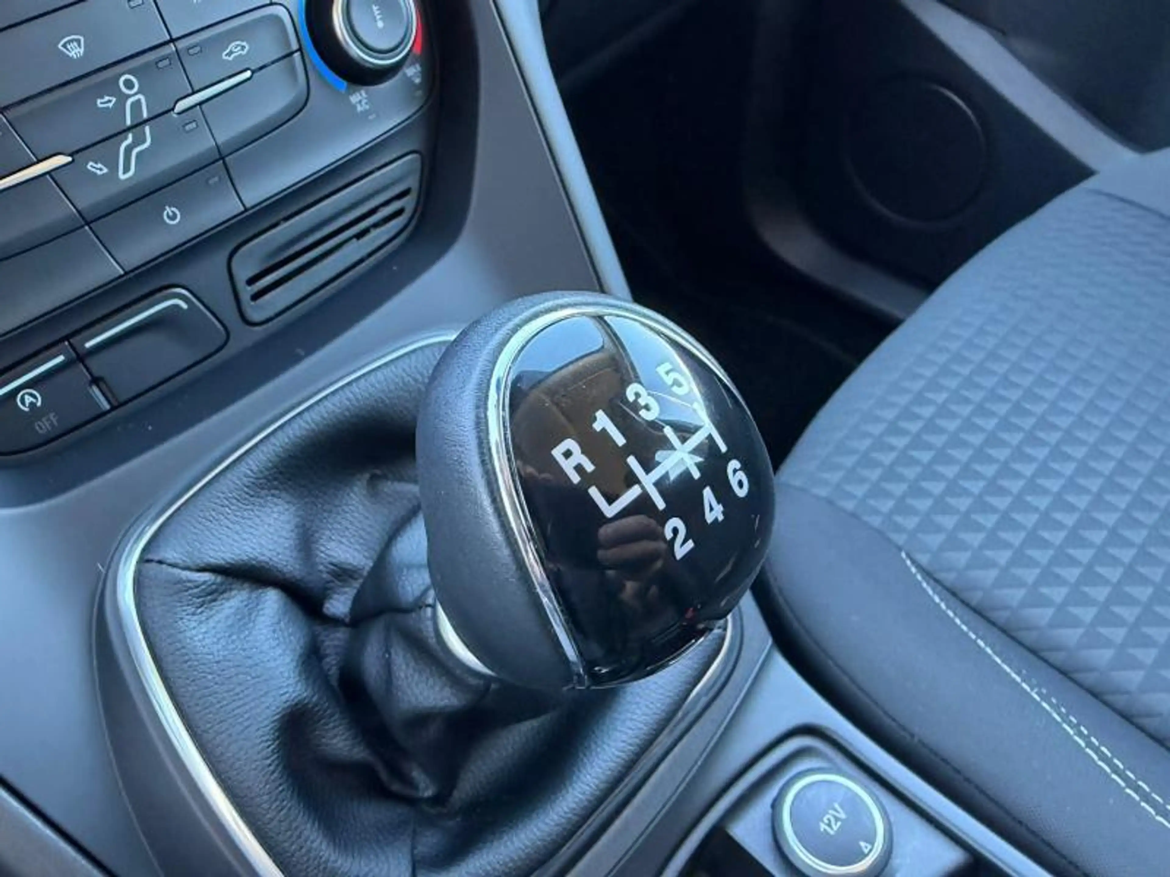 Ford C-Max Trend — photo 10