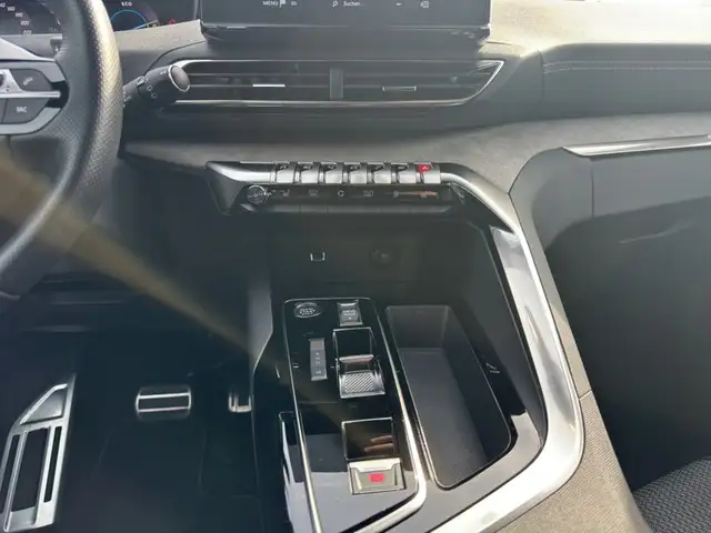 Peugeot 3008 view 11
