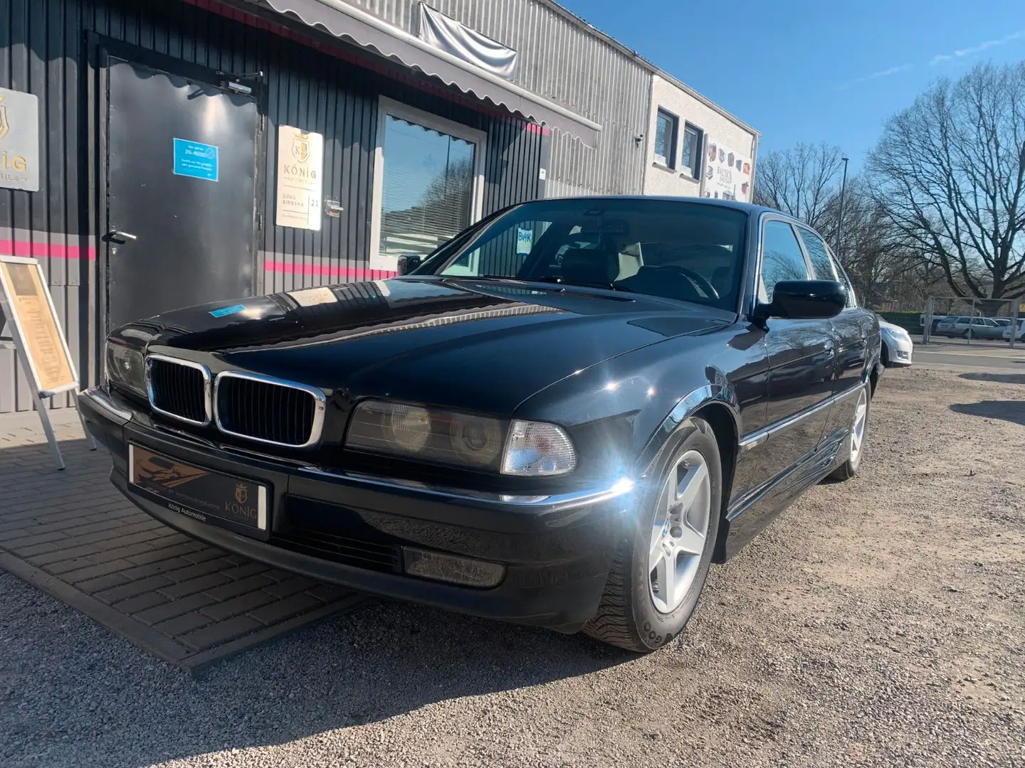 BMW 728 i Negro - 1
