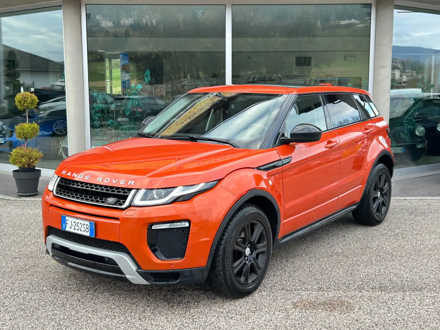 Land Rover Range Rover Evoque 2.0 td4 Autobiography 180cv auto "GANCIO TRAINO" Arancione - 1