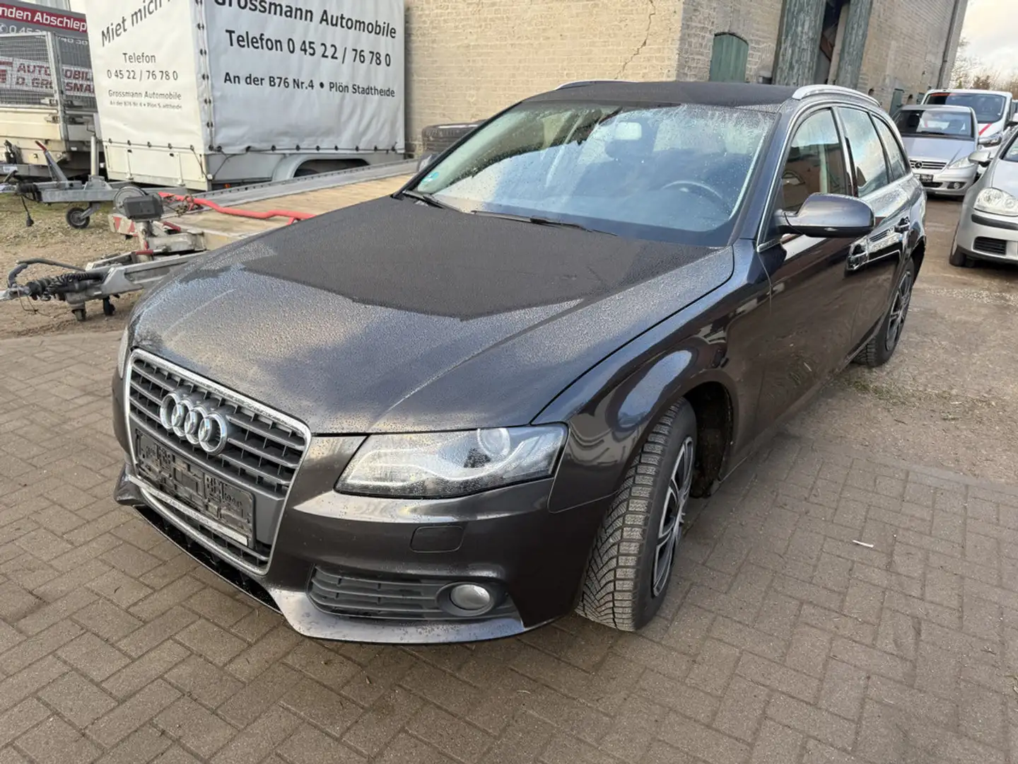 Audi A4 Avant 2.0 TDI Attraction Grau - 2