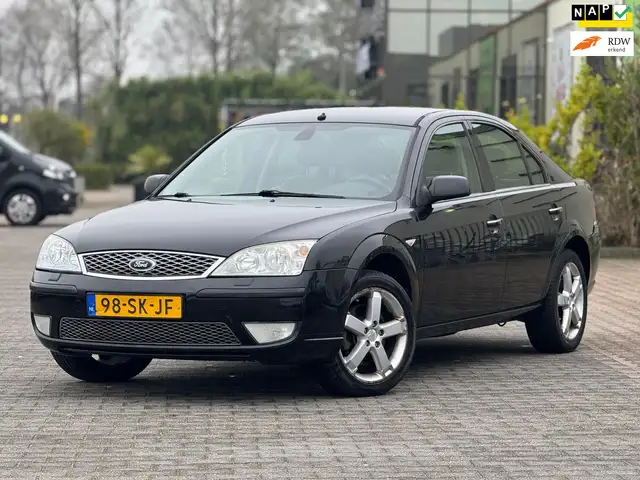 Ford Mondeo 1.8-16V Platinum | Airco | Verwarmbare voorstoelen