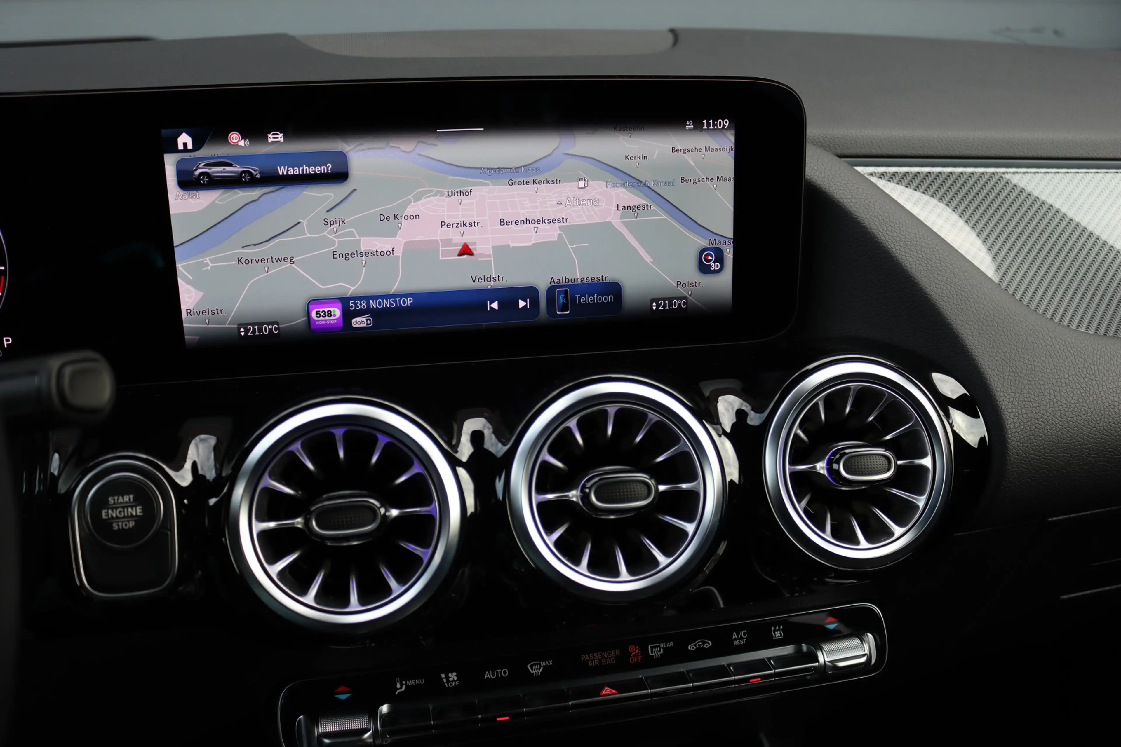 Mercedes-Benz GLA 250 e Premium+ AMG Line | Facelift | Distronic | Panor — photo 10