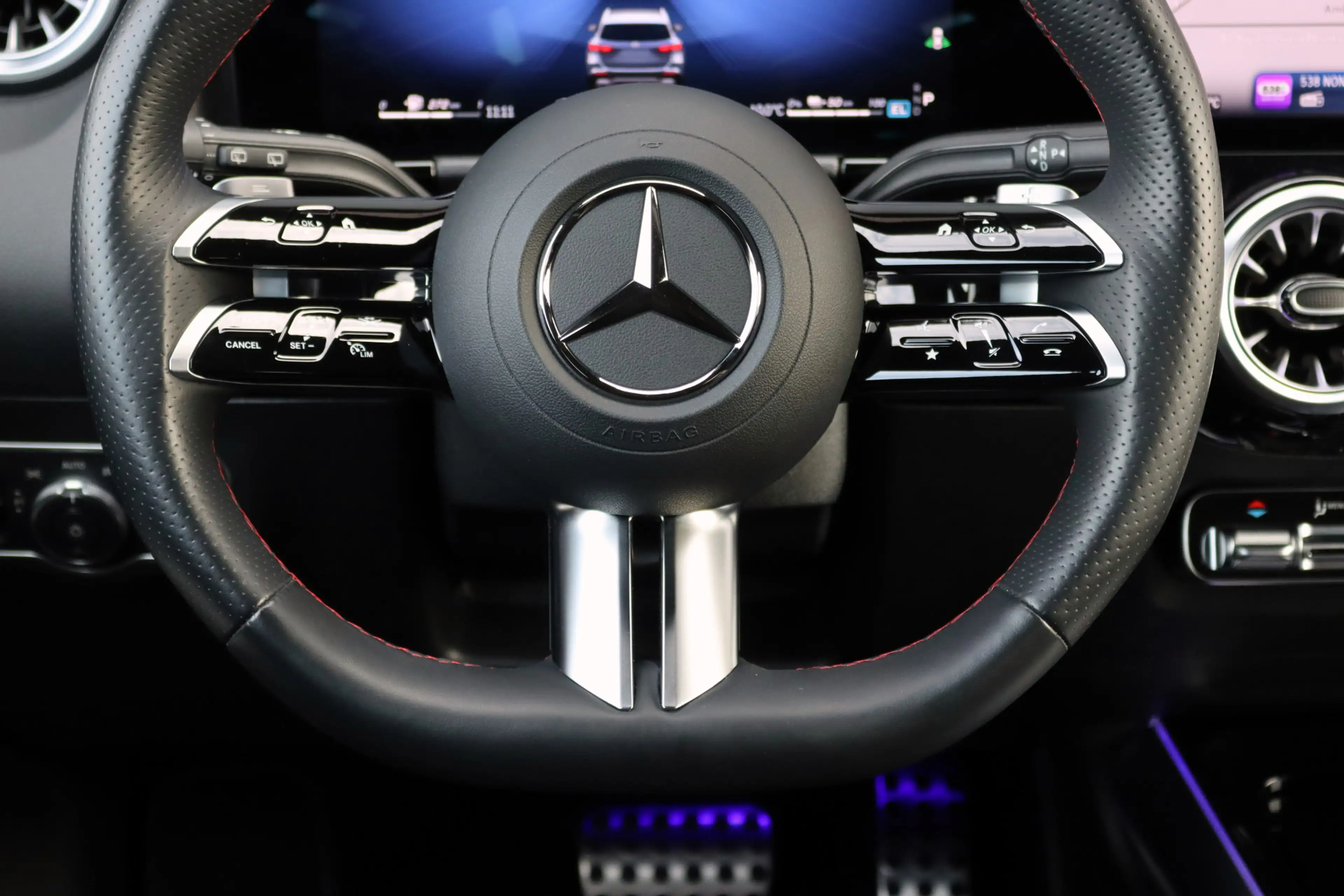 Mercedes-Benz GLA 250 e Premium+ AMG Line | Facelift | Distronic | Panor — photo 31