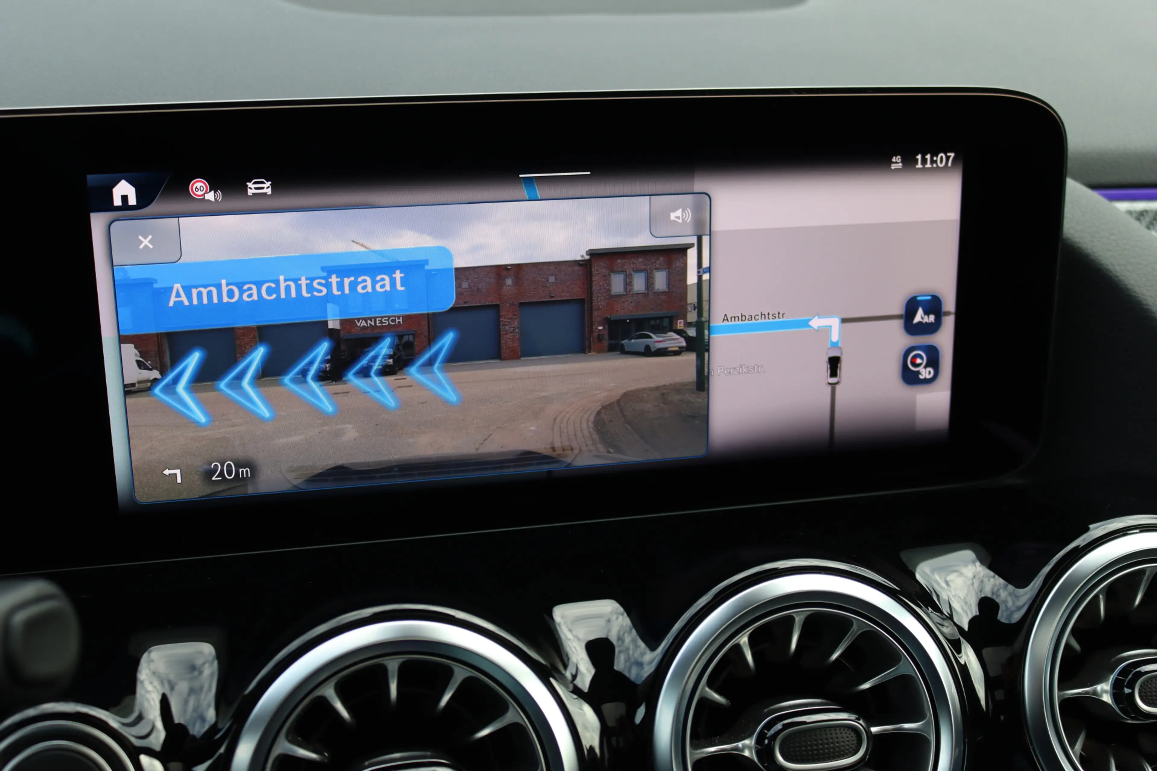 Mercedes-Benz GLA 250 e Premium+ AMG Line | Facelift | Distronic | Panor — photo 18