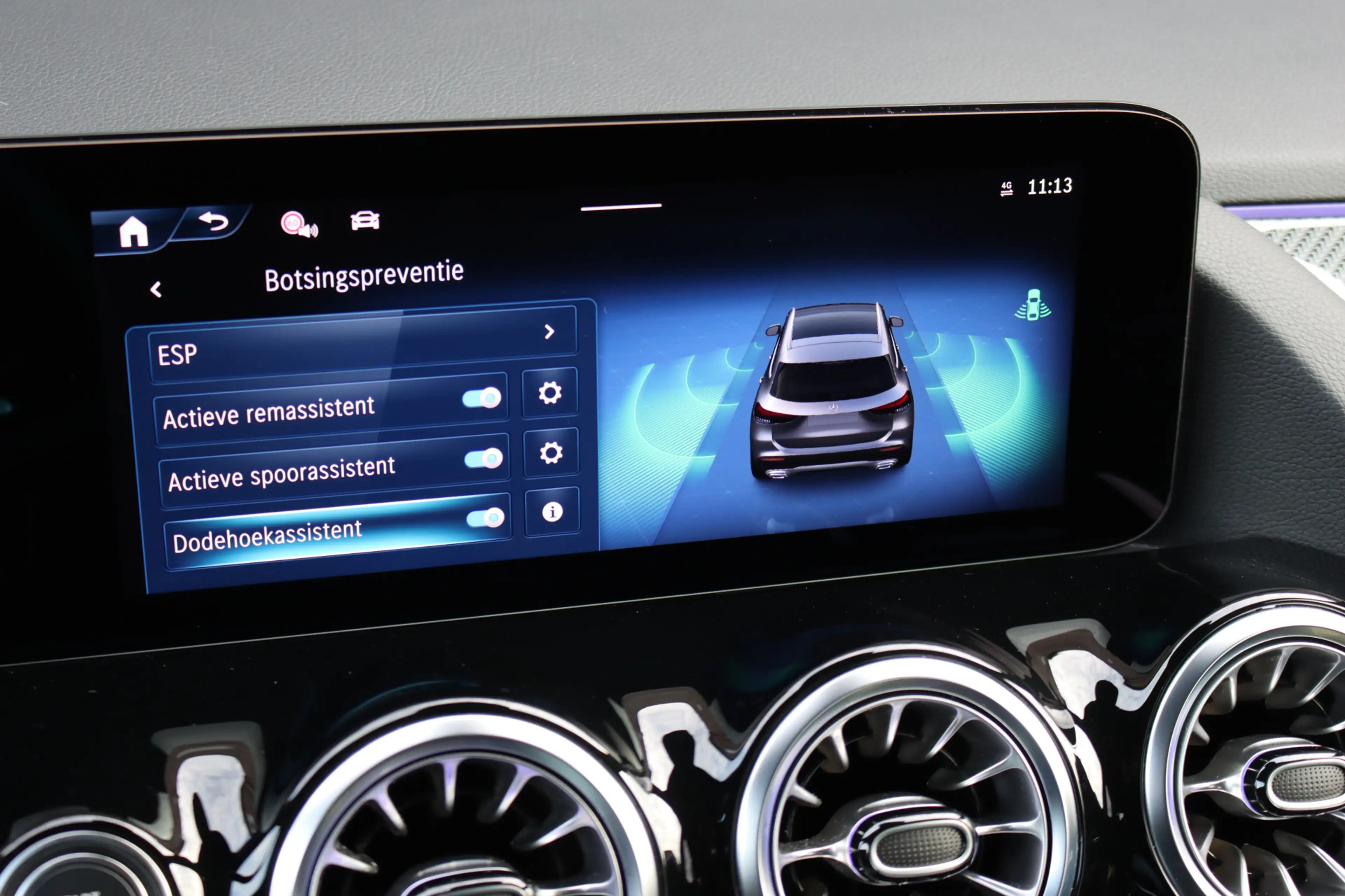 Mercedes-Benz GLA 250 e Premium+ AMG Line | Facelift | Distronic | Panor — photo 39