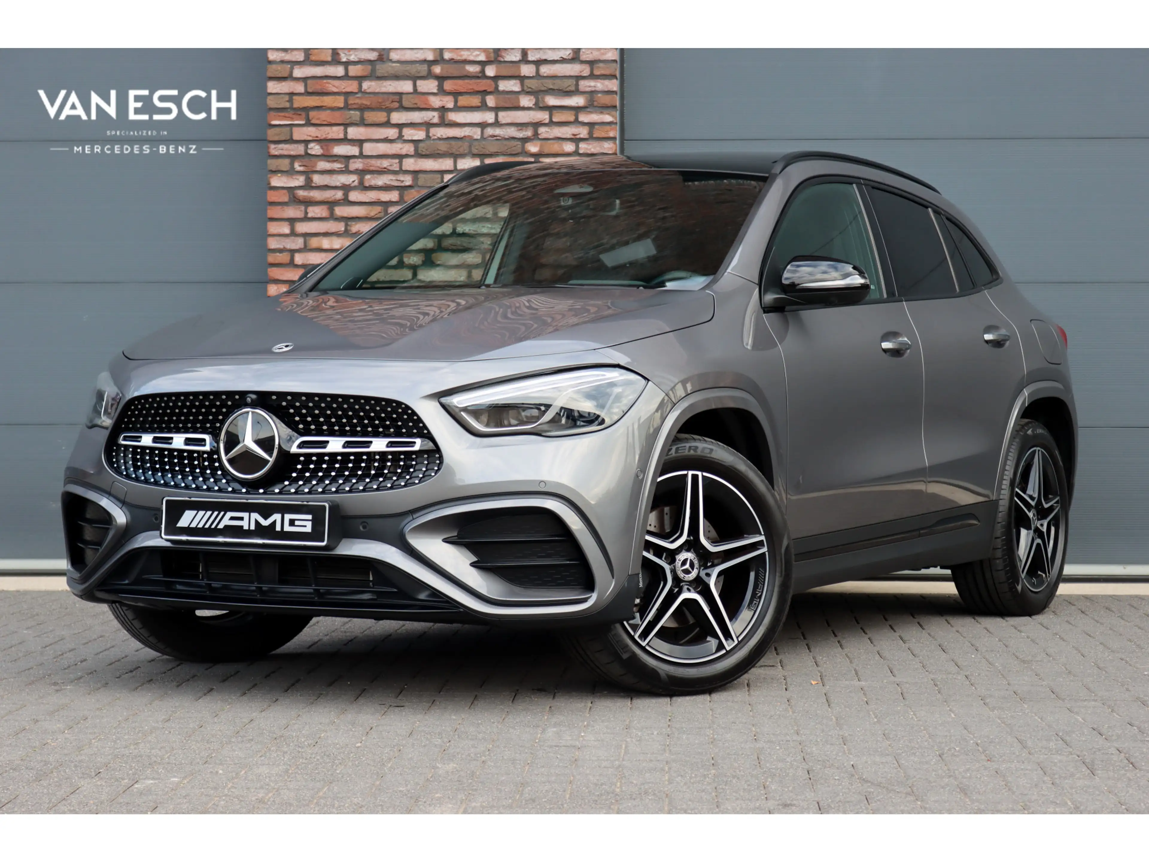 Mercedes-Benz GLA 250 e Premium+ AMG Line | Facelift | Distronic | Panor