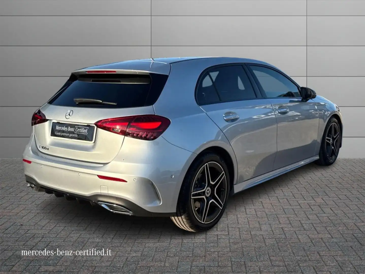 Mercedes-Benz A 180 A 180 d AMG Line Advanced Plus auto Grau - 2