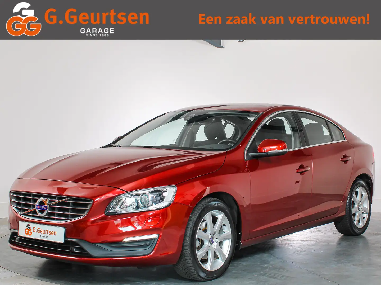 Volvo S60 1.5 T2 Kinetic, Trekhaak, Automaat, Navigatie, Sto Rood - 1