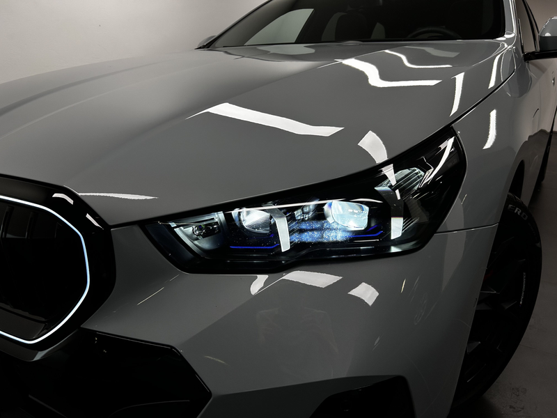 BMW 550 e xDrive Touring — photo 9